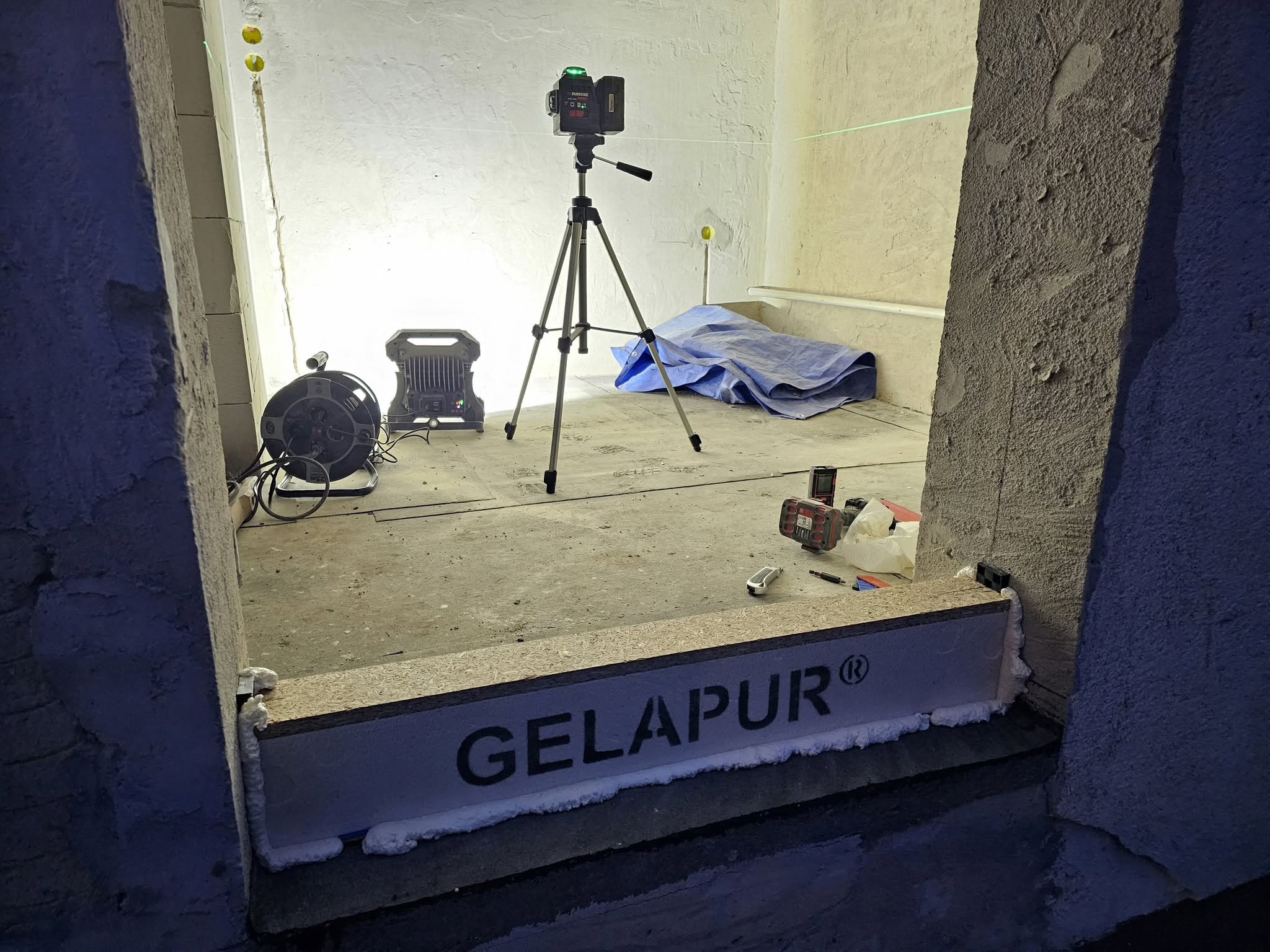 Ajtó alatti Gelapur elem